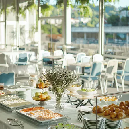 Navarras מלון 3*